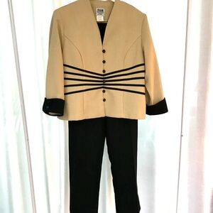R & M Richards Pant Suit Black & Beige